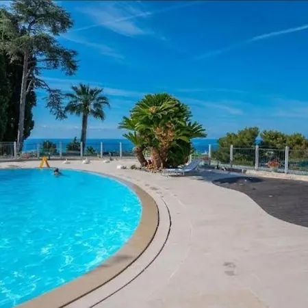 French Riviera مينتون